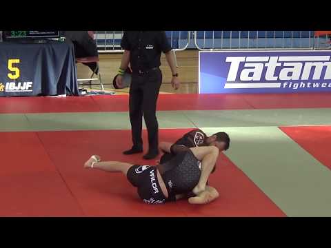 Richard Kerrigan vs Waldemar Glaz - IBJJF London Fall Open No-Gi 2019 - Brown Master 2 - Open