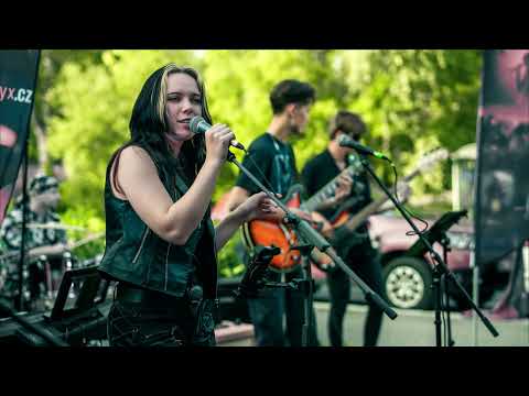 Memoryx - I Wan To Break Free - zpěv Daniela Ulrichová a kapela MemoryX