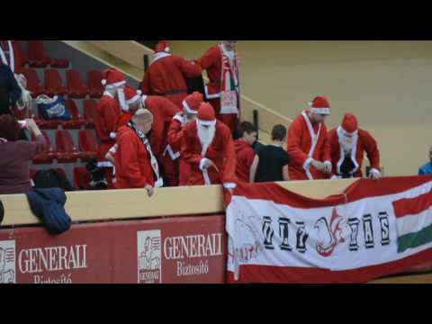 DVTK  Pécs kosárlabda meccs Mikulás bevonulás - boon.hu