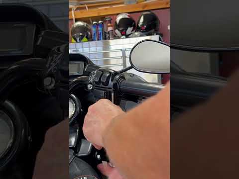 Thrashin Grip Install on a Harley Road Glide
