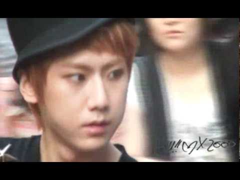 [SPAZZ] BEAST 비스트 Hyunseung takes fanletter with his mouth