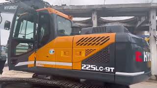 Hyundai R225 tracked excavator for sale image 4 Hyundai R225 tracked excavator image 4