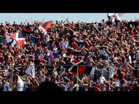 "La Mejor Hinchada del País copando el chiquero." Barra: La Plaza y Comando • Club: Cerro Porteño