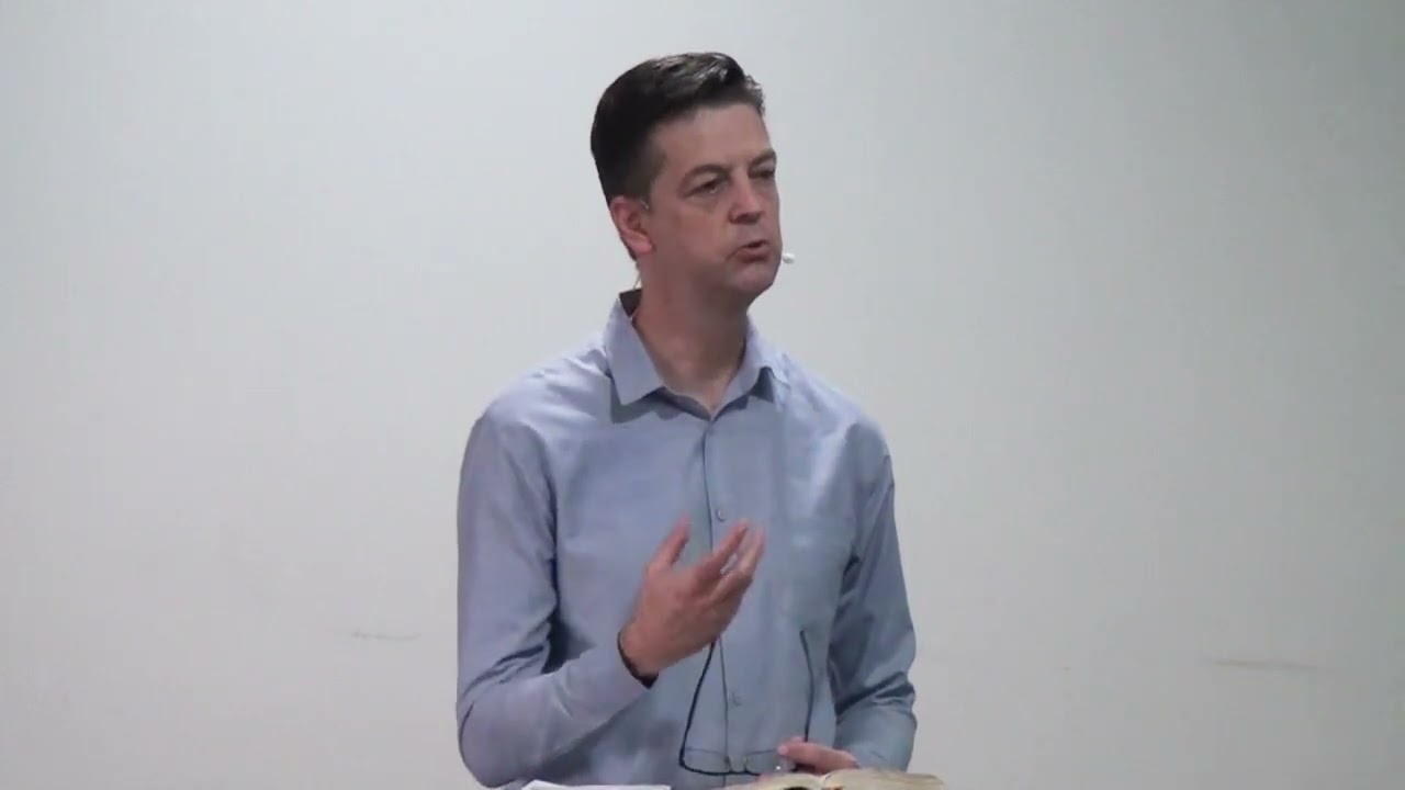 Levantemo-nos cedo de manhã para ir às vinhas;  vejamos se florescem as vides.