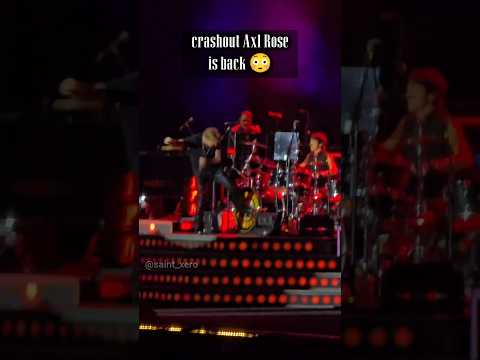 Axl Rose crashing out in Argentina 2nd night 2025 #axlrose #gunsnroses #slash #rock #music