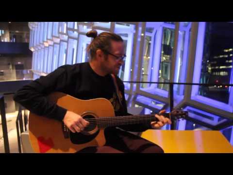 Helgi Valur sings for escXtra