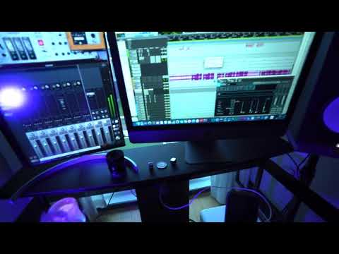 “Get Jiggie” - Six Shoota Ft DOEBOI