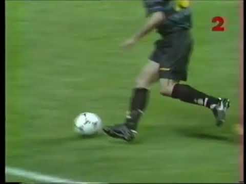 Ronaldo - The amazing and famous ELASTICO (FLIP FLAP) vs Lazio in the final of Uefa Cup (1997-1998)