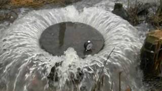 preview picture of video 'Bardstown sewer 2/27/09 Old Faithful spinning like a top'
