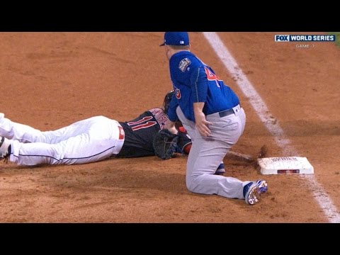 WS2016 Gm7: Hendricks picks off Ramirez at first