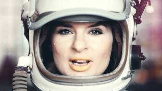 HUMAN ALIEN - Sandra van Nieuwland