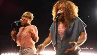 Mary Mary - &quot;Walking&quot; LIVE (STUDIO SESSION!!!)
