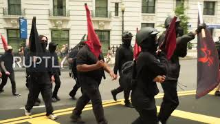 USA: Scuffles erupt as Antifa protests right-wing &#39;Demand Free Speech&#39; rally