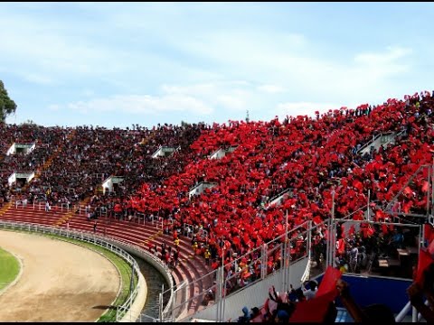"FBC Melgar vs Colo Colo - Recibimiento rojinegro 07/04/2016" Barra: León del Svr &bull; Club: Melgar