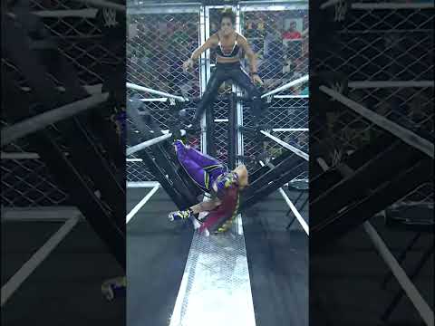 Raquel Rodriguez straight up broke IYO SKY inside WarGames in 2020. #SurvivorSeries