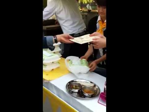 政治経済学科 2011年11月2日　聖学院大学ヴェリタス祭　模擬店（インド風カレー！）