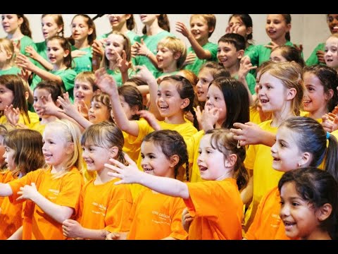 Calicantus Children's Choir  Little children: "Il leoncino e il pinguino"