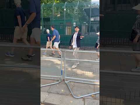 This isn’t the first time I’ve seen him. But was the last one he spat someone! #pickpockets #london