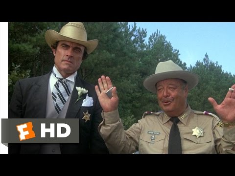 Smokey and the Bandit (5/10) Movie CLIP - That's an Attention Getter (1977) HD