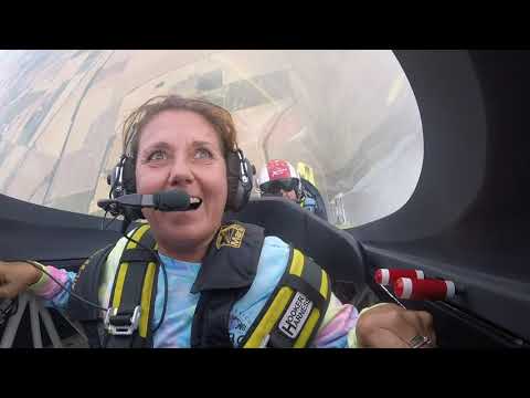 Műrepülés bentről