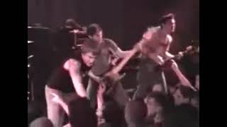 Atreyu - Tulips Are Better (Live 2002-2003)