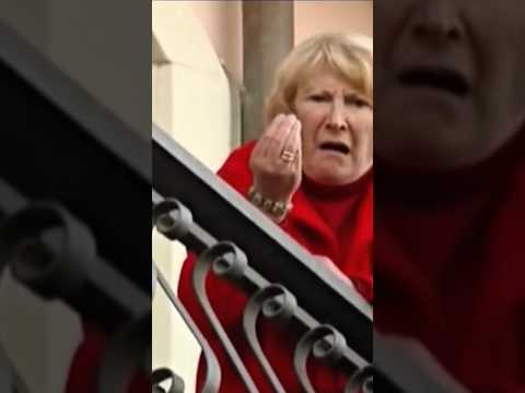 “La gente è strana” 😂