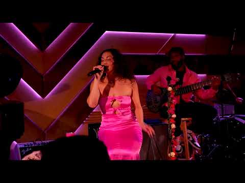 Sophia Galaté - Love Me(Unplugged  in LA)