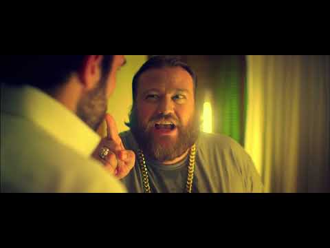 Smetto quando voglio - Questo posto è pieno di mignotte