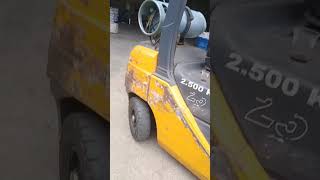 Empilhadeira 2.500 ton - Marca Toyota - Vídeo