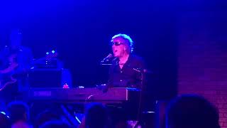 Ian Hunter - Standing In My Light (Live)