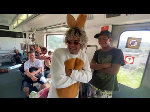 Mc Estudante e Salgueiro- Ação de Páscoa No Vagão [ Freestyle ]