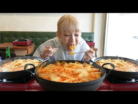 🔥합성 아님🔥히밥의 한입은 정말 차원이 다르네요.. 국내에서 입 실평수가 가장 넓은 히밥이의 추억의 즉석떡볶이 먹방 영상 썸네일