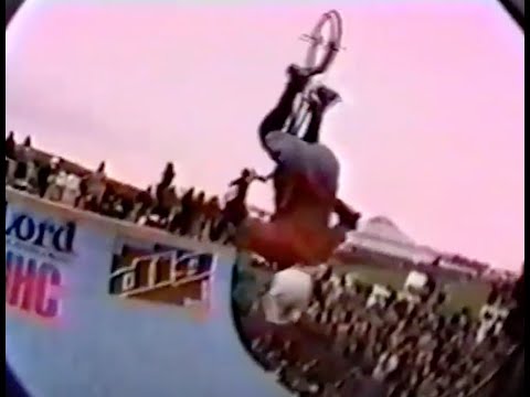 Backyard jam // 1995 // Twenty Inch Video Mag #6