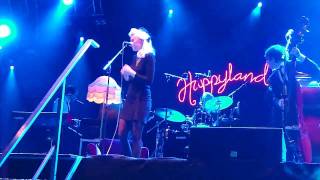 Amanda Jenssen - Autopilot.MP4