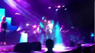 ATERRICÉ BETO CUEVAS TEATRO METROPOLITAN