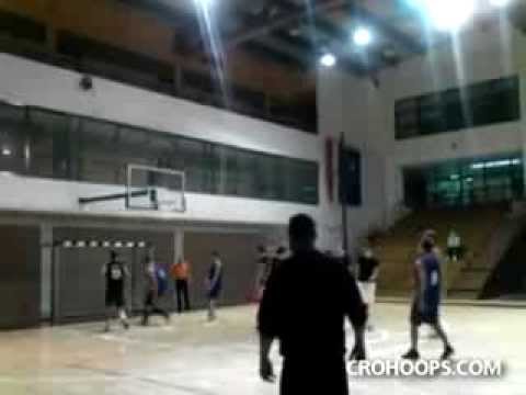 Don Tomac (Hrelic Disneyland) Slam Dunk vs. Volovcica 14.01.2014.