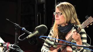 Jesca Hoop - "Hospital (Win Your Love)" (Live at WFUV)