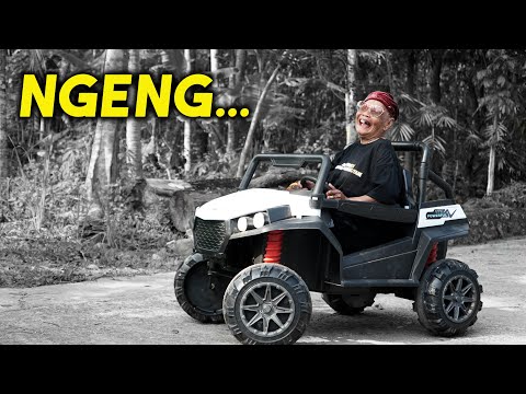 MINTO DRIVING A TOY CAR • DAGELAN JOWO 157 - Ucup Klaten