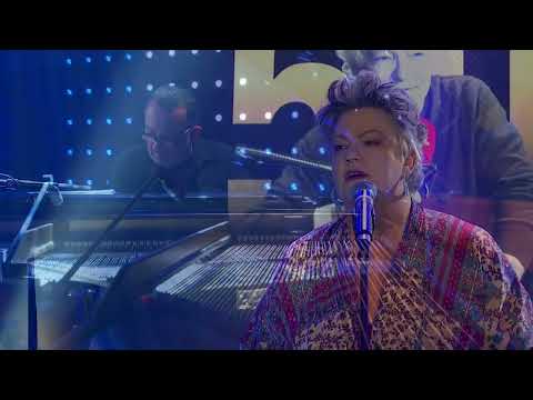 🎵 Kaz Hawkins performing LIVE ON RTL France (Surviving)