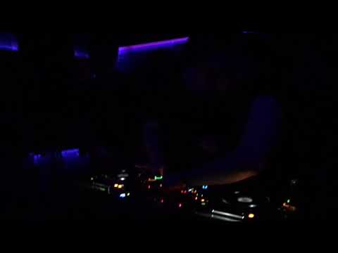 Alberto Cristian • playing Madona - La isla bonita @ Bunker 91