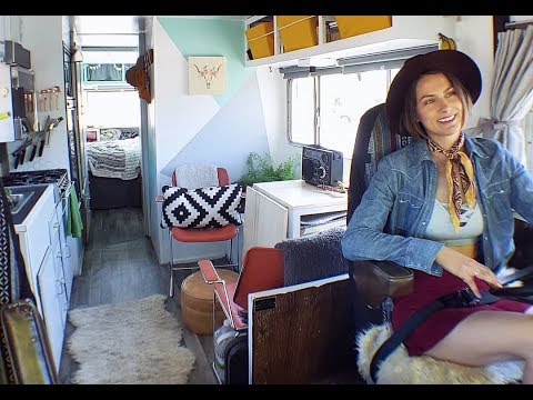 She Bought This RV for $1,900 on Craigslist & Transformed It