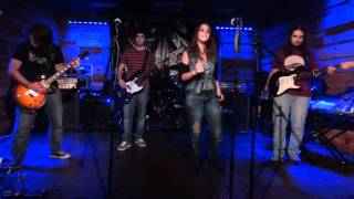 scavengers en arena rock ( burn it up y born to be wild)