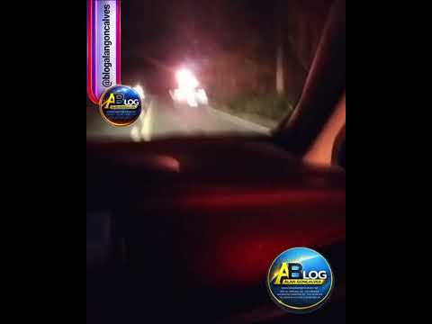 CARRO CAPOTA NA ES-484 ENTRE BOM JESUS DO NORTE E SÃO JOSÉ DO CALÇADO