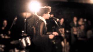 Lianne La Havas - Don&#39;t Wake Me Up (Live at The Slaughtered Lamb)