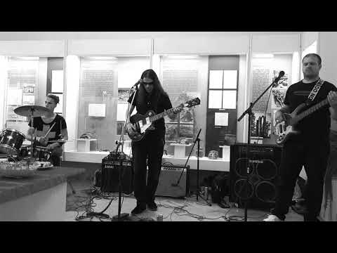 Malashnikow - MALASHNIKOW - KOUKEJ VSTÁT (Festival muzejních nocí)