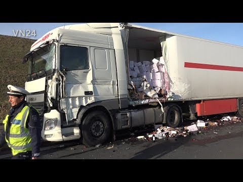 18.12.2018 - VN24 - Rotwein für Weihnachten landete nach Unfall auf der Autobahn A1