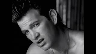 Wicked Game jetzt MP3 holen + Video ansehen