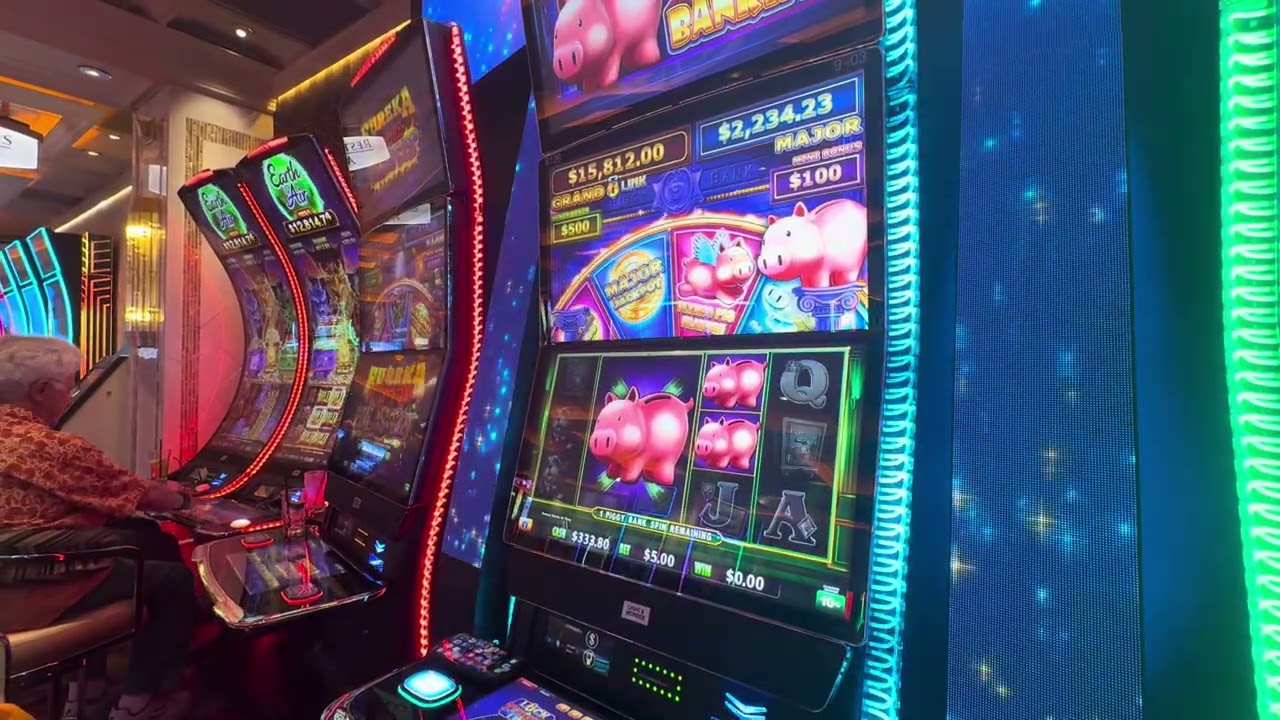 ANOTHER FUN PIGGIE BONUS! #slots #casino #slotmachine #slotwin #jackpot #bonusfeature #casinogames