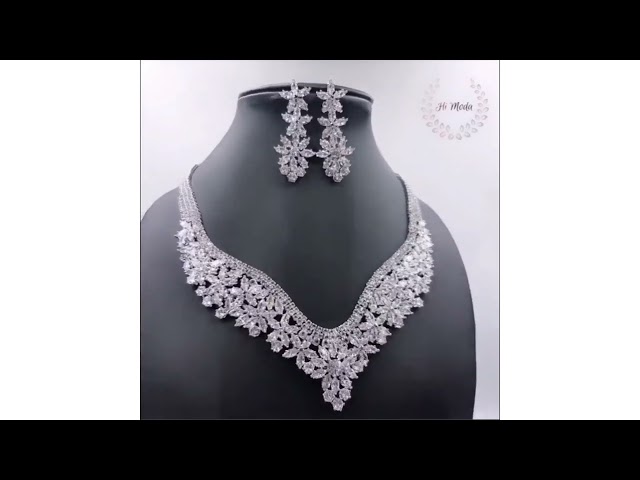 طقم زركون نسائي فضي لامع