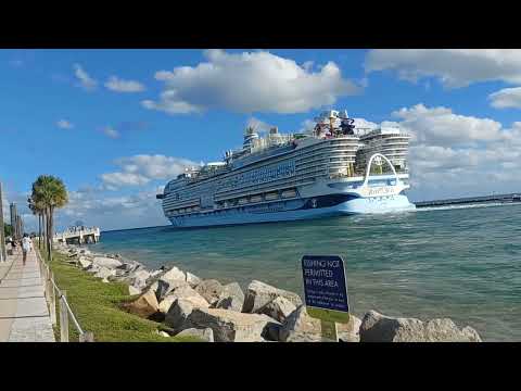Thumbnail for 208-209 Cruise ship Icon of the Seas and Carnival Sunrise Double Depart Port Miami 